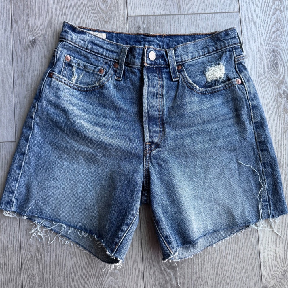 Levis Premium 501 Original High Rise Distressed Denim Shorts Medium Wash W27